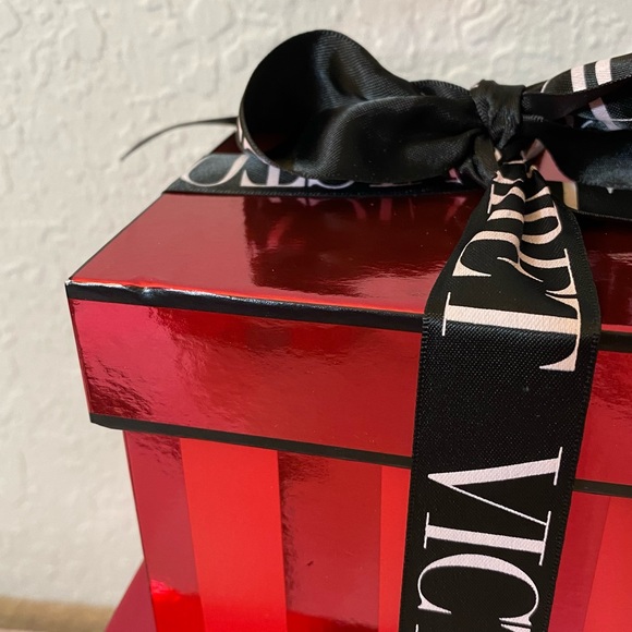 VS Collectible Display Present Boxes Store Prop - Picture 9 of 13